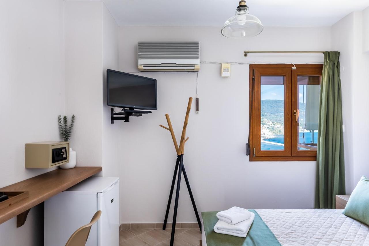 Aegeon Hotel Skopelos Town Bagian luar foto
